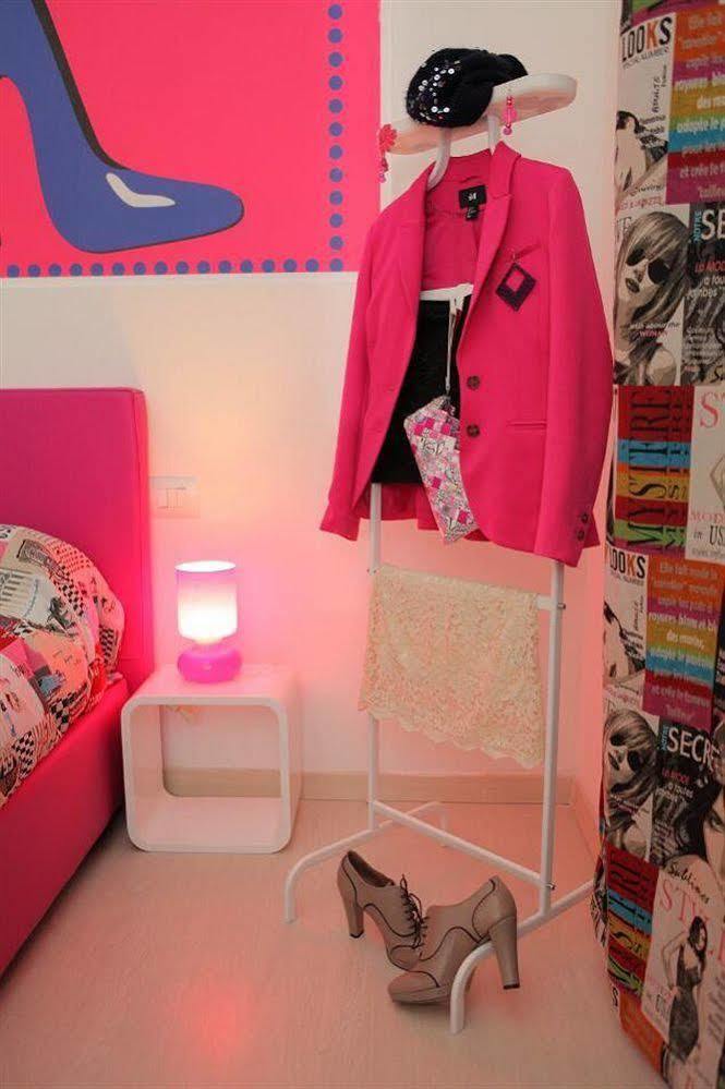 Chroma Bed & Breakfast Rom