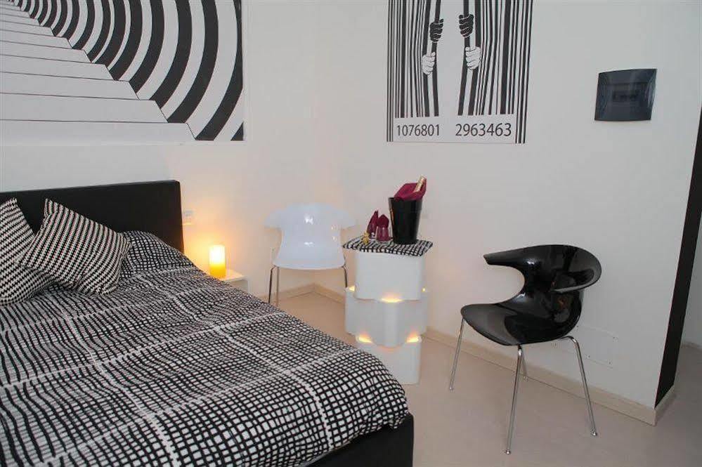 Chroma Bed & Breakfast Rom